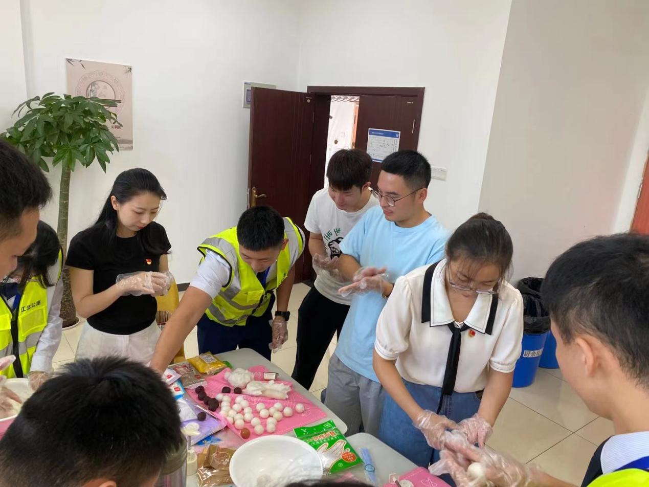 集團(tuán)公司第四黨支部開展“黨日”活動